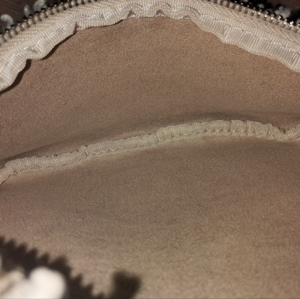 ☀️🌊Teddy Plush Sherpa Crossbody/ Belt Bag w/ Adjustable Leather Strap - Picture 5 of 6